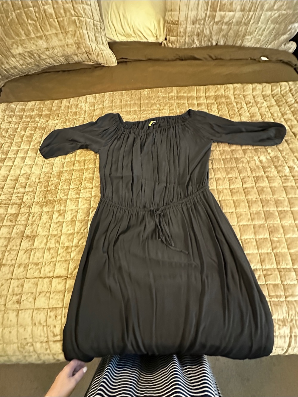Who What Wear Black Off-the-Shoulder Drawstring Waist Midi Dress